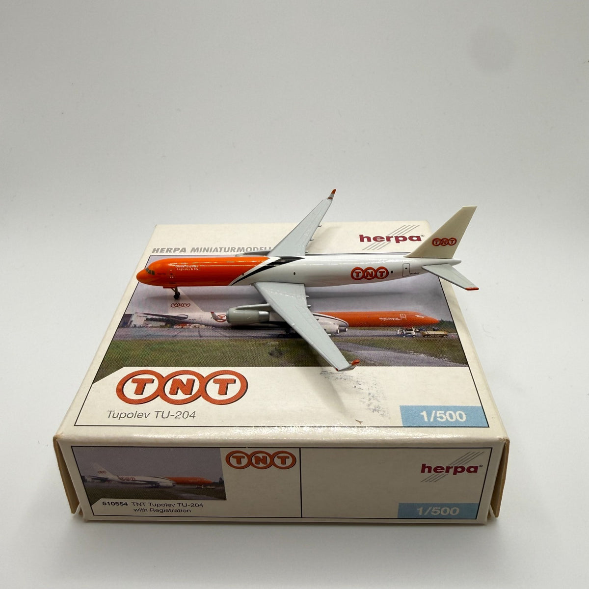 Herpa Wings 1:500 TNT Tu-204