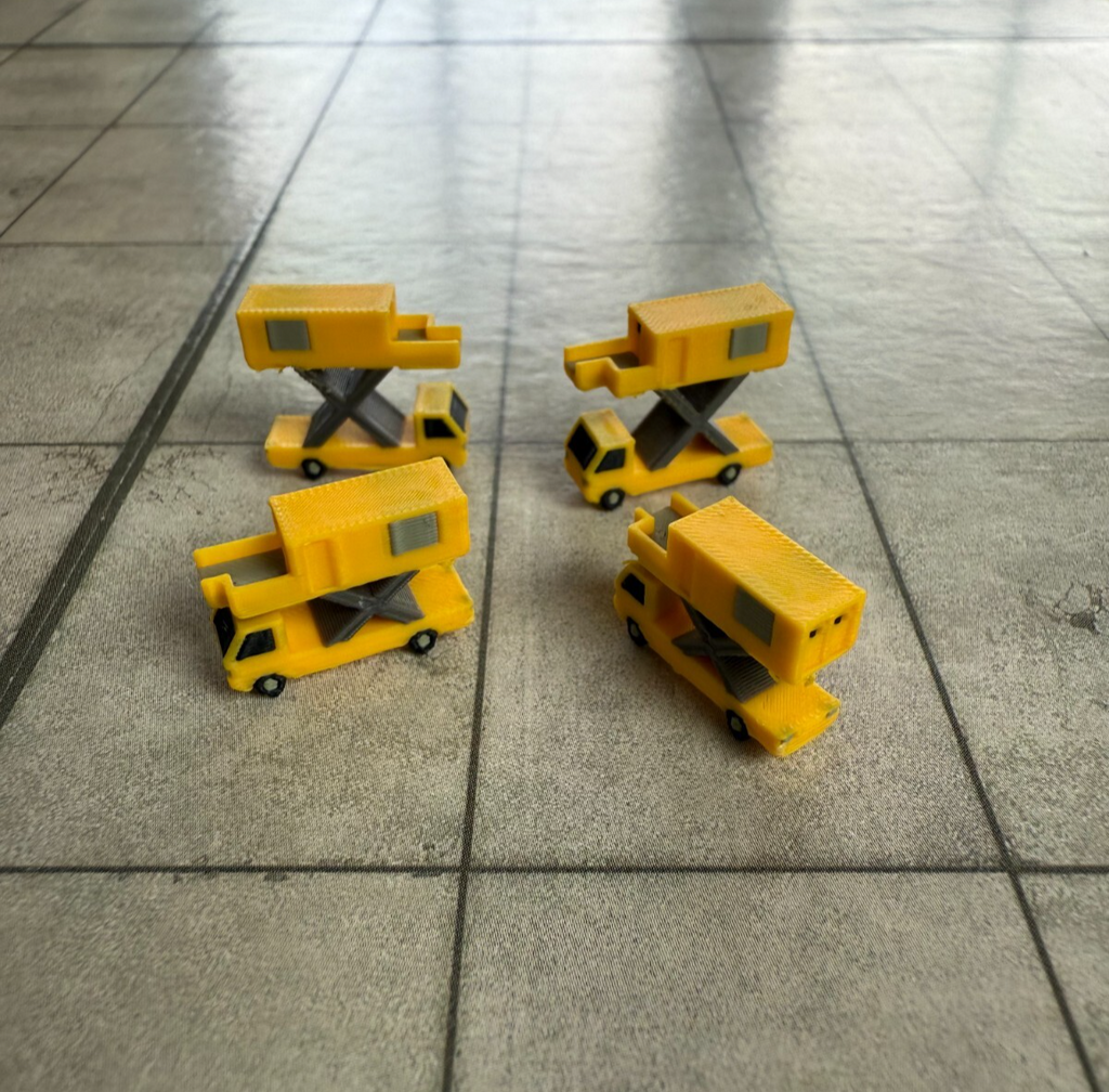 für Herpa Wings 1:500 / 1:400 10x Catering vehicles  GSE / Airport Accessoires