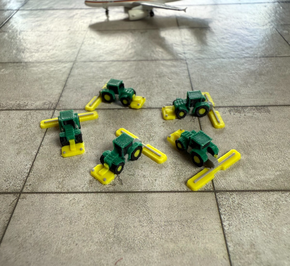 für Herpa Wings 1:500 / 1:400 10x Rasenmäher Lawn mower Tractor GSE /Airport