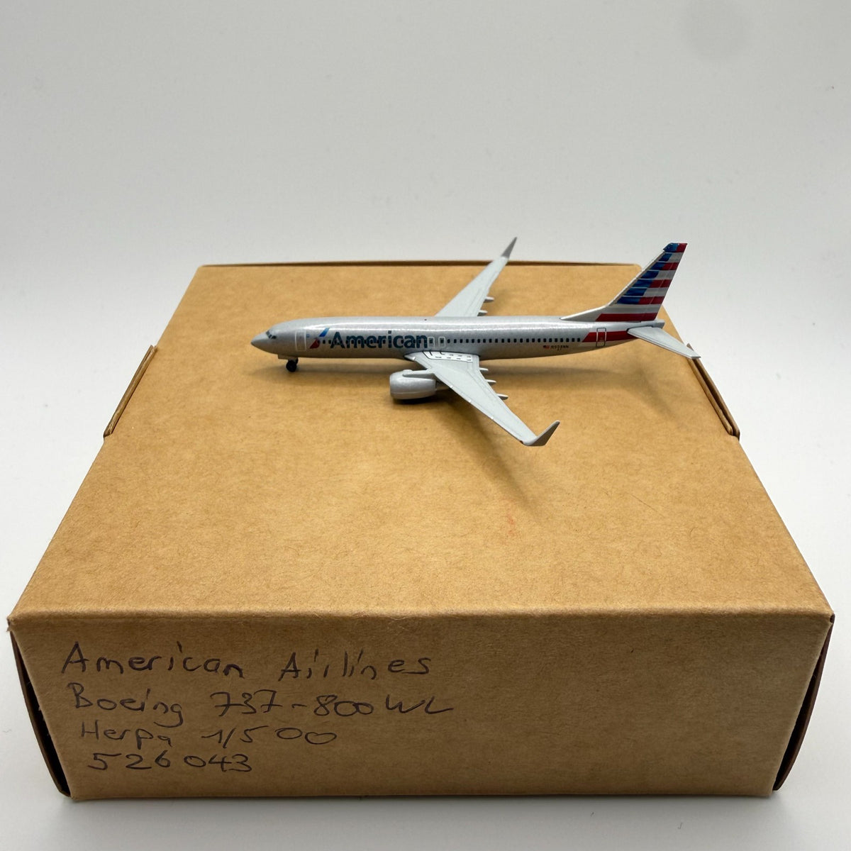 Herpa Wings 1:500 American Airlines 737-800