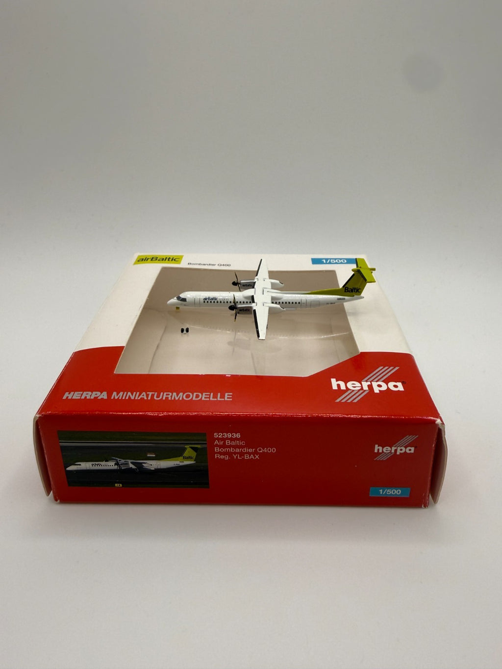 Herpa Wings 1:500 Air Baltic Dash 8 Q400
