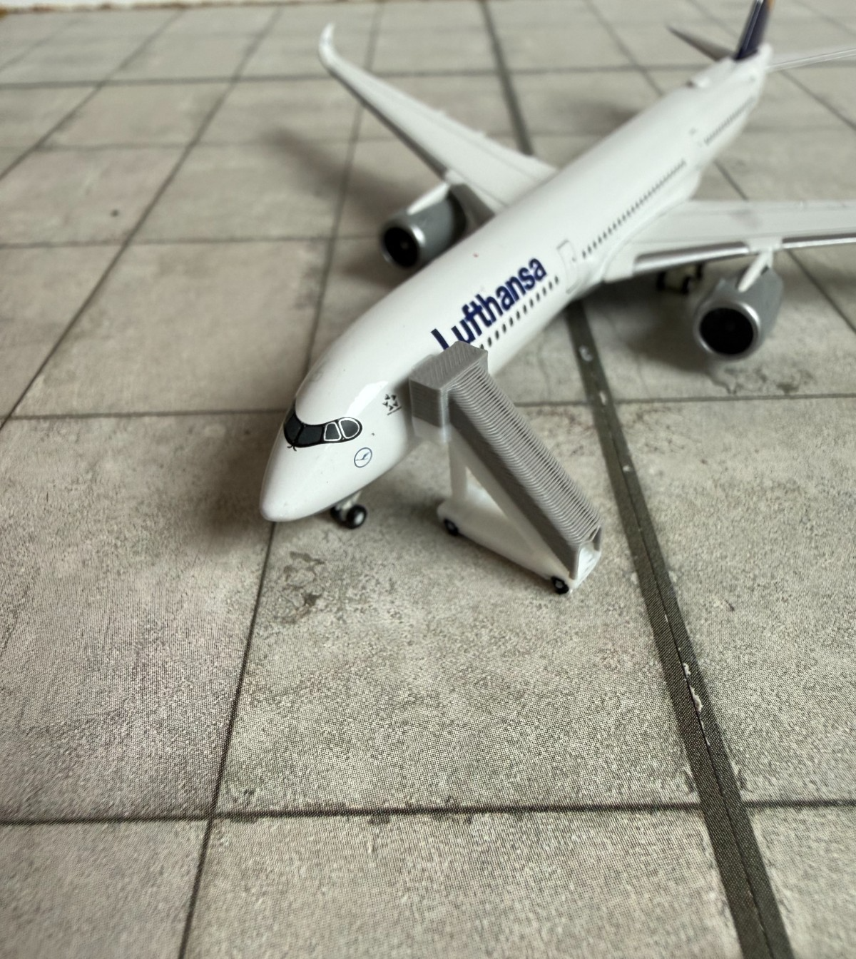 für Herpa Wings 1:500 / 1:400 10x Fluggasttreppen Dach Stairs GSE / Airport