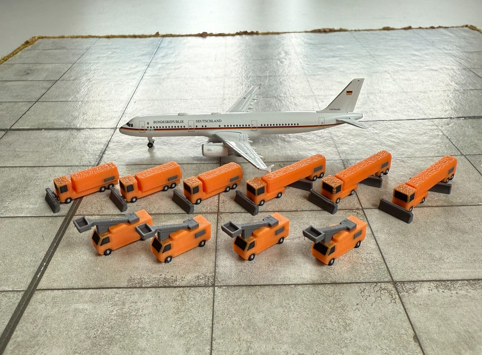 für Herpa Wings 1:500 10x Schneepflug  old version GSE / Airport Accessoires