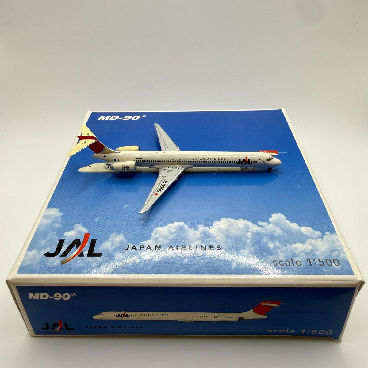 Herpa Wings 1:500 JAL Japan Airlines MD-90