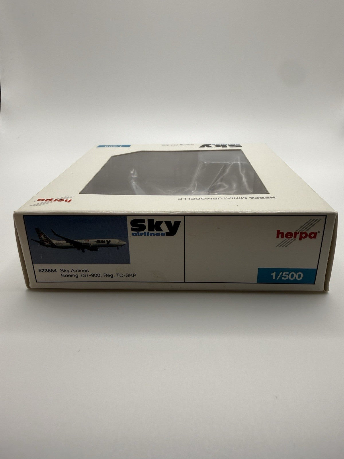 Herpa Wings 1:500 Sky Airlines 737-900