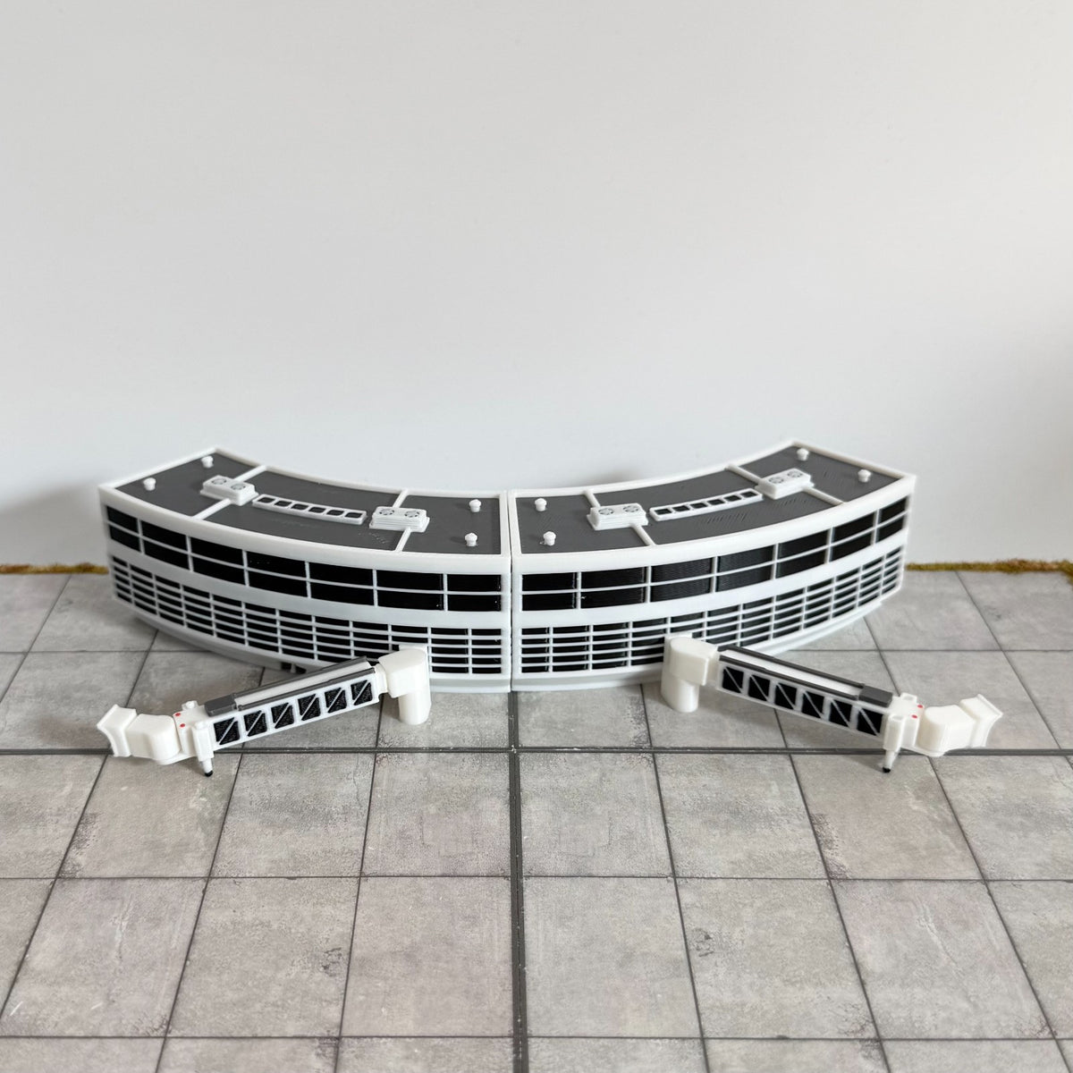 für Herpa Wings 1:500 / 1:400 2x Gebogene Curved Terminal Units + 2x Jet bridges