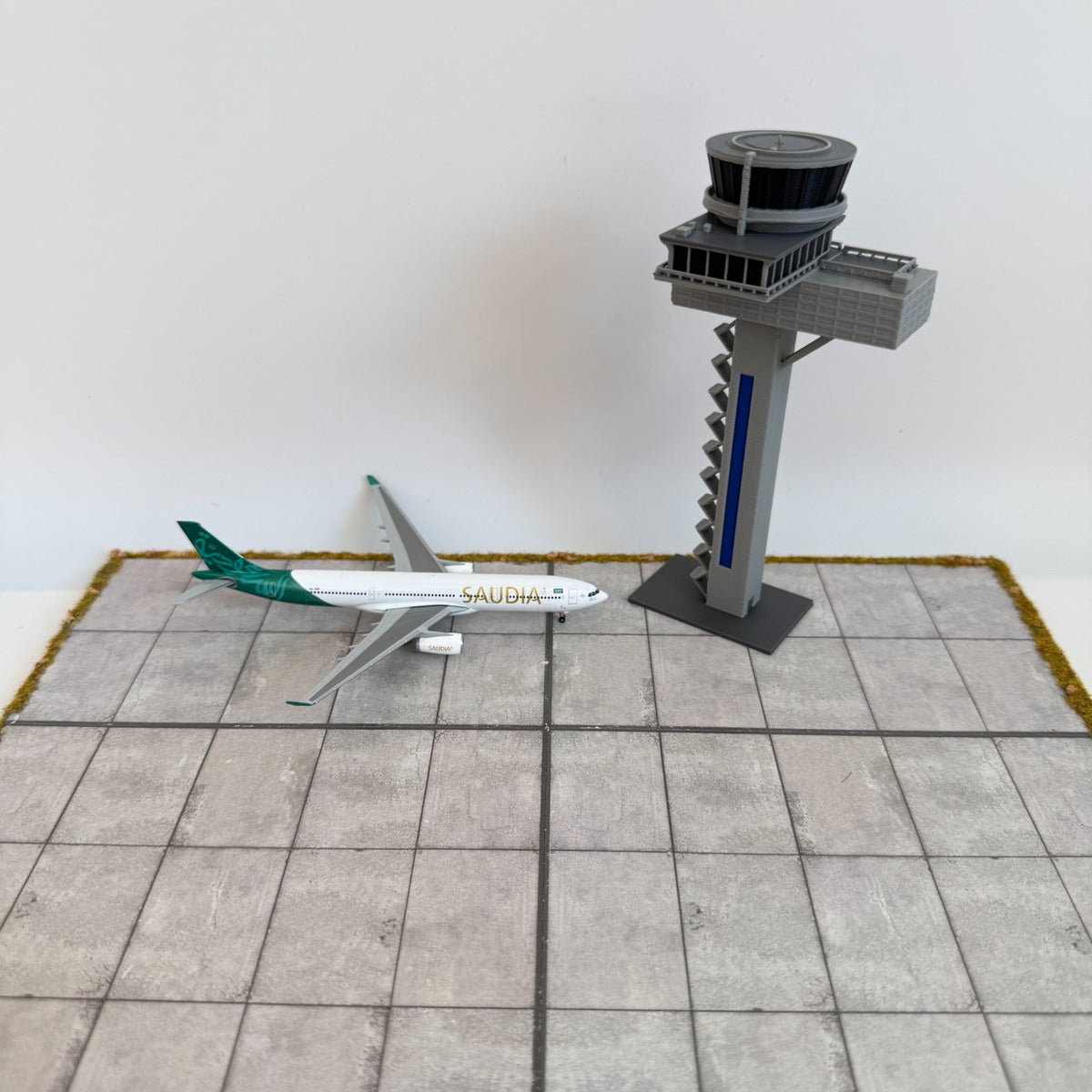 für Herpa Wings 1:500 / 1:400 ATC Tower Frankfurt  (FRA / EDDF)