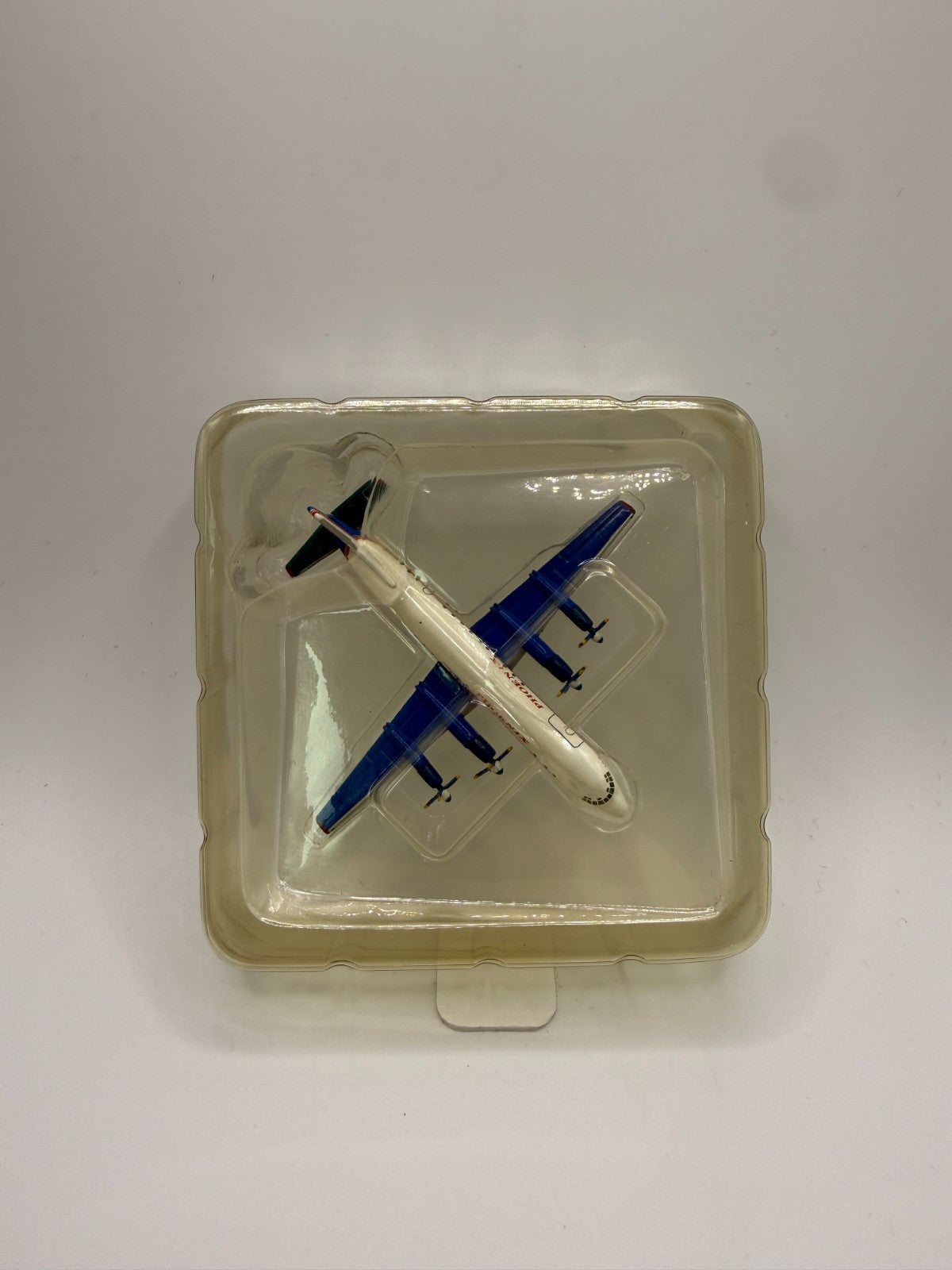 Herpa Wings 1:500 Phoenix IL-18