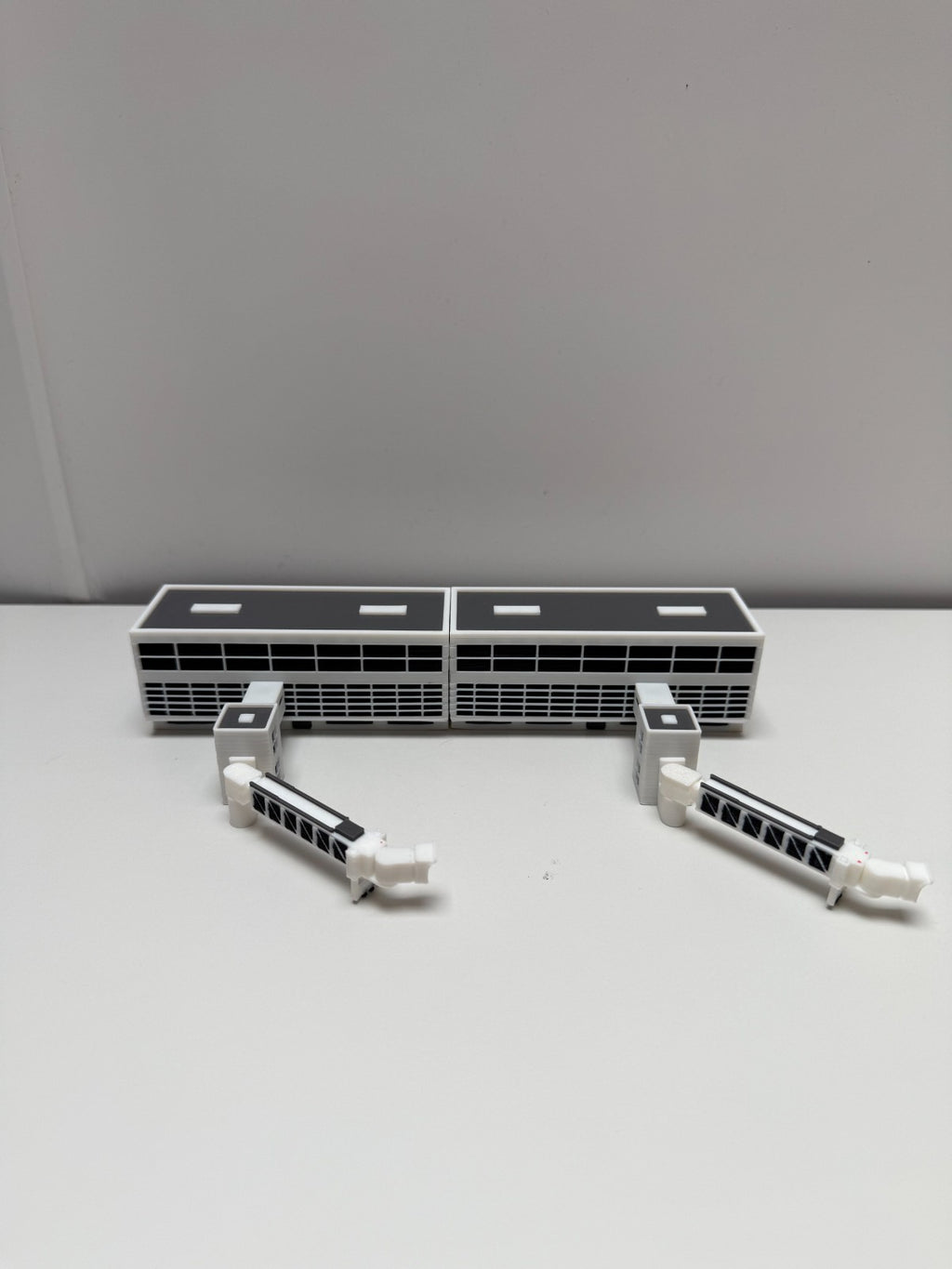 für Herpa Wings 1:500 Terminal Flughafen Airport with Jet bridges Set