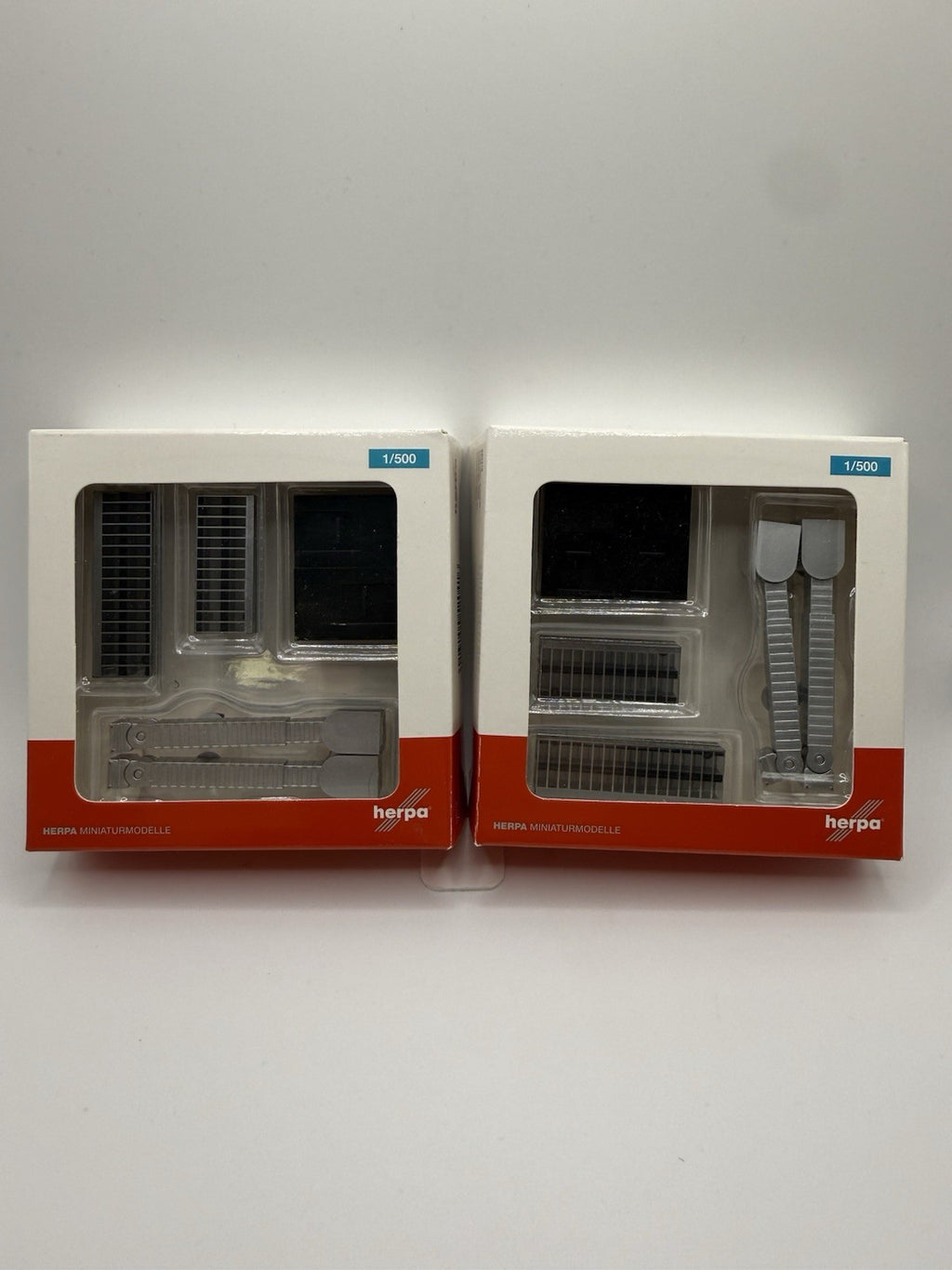 Herpa Wings 1:500 2x Passenger Gate Set Fluggastbrücken Jet Bridges Gangways 2