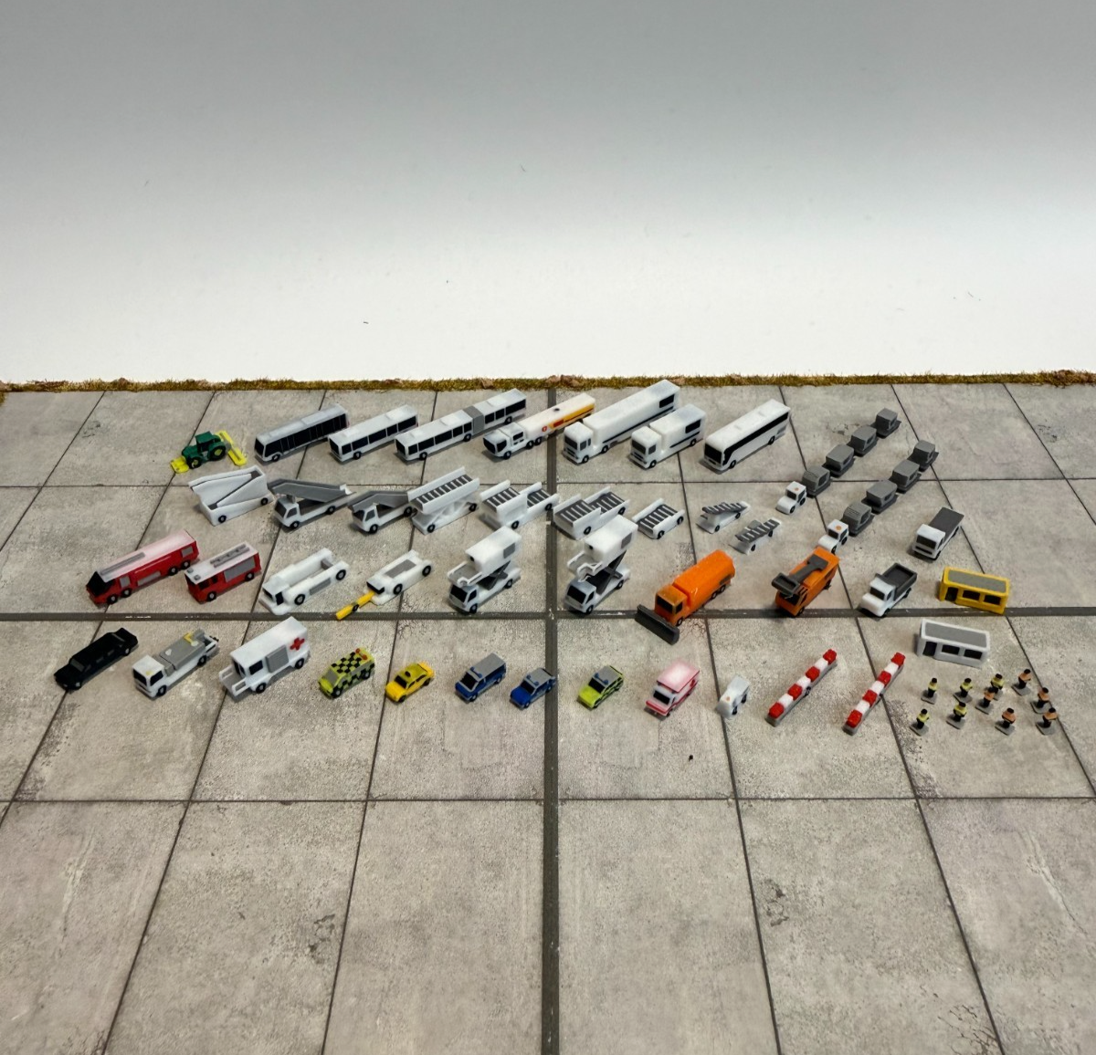 für Herpa Wings 1:500 / 1:400 GSE Set  Fahrzeuge Vehicles / Airport Accessoires