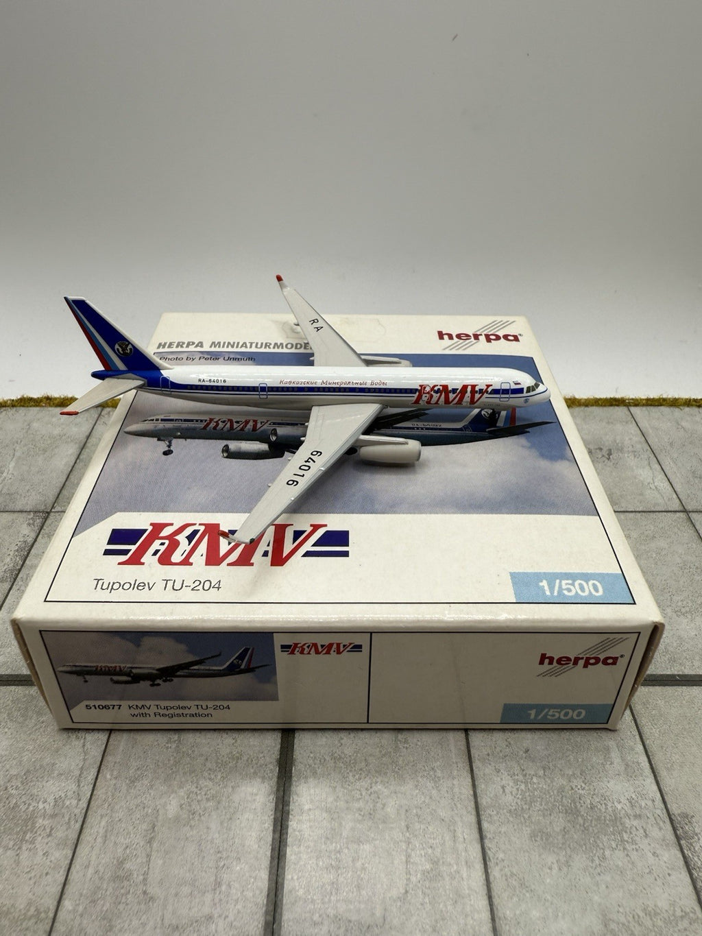 Herpa Wings 1:500 KMV Tu-204
