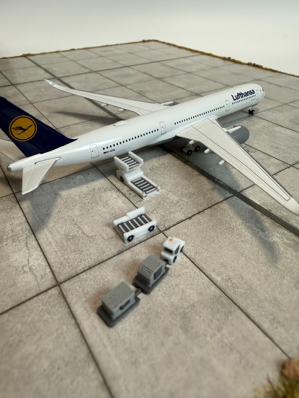 für Herpa Wings 1:500 / 1:400 Cargo Vehicles Set GSE / Airport Accessoires