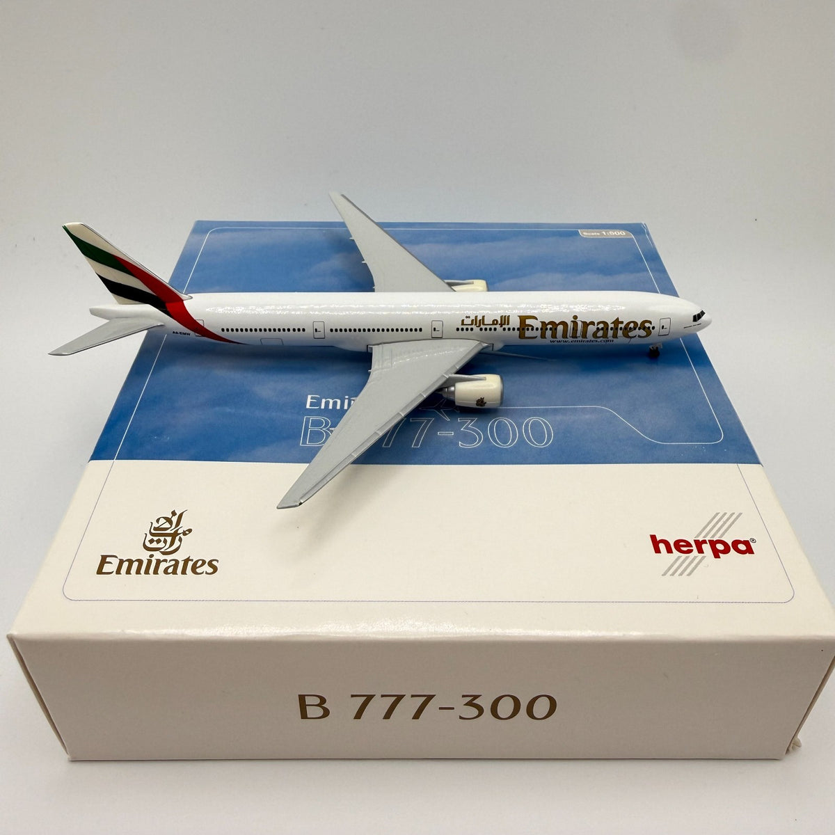 Herpa Wings 1:500 Emirates 777-300ER