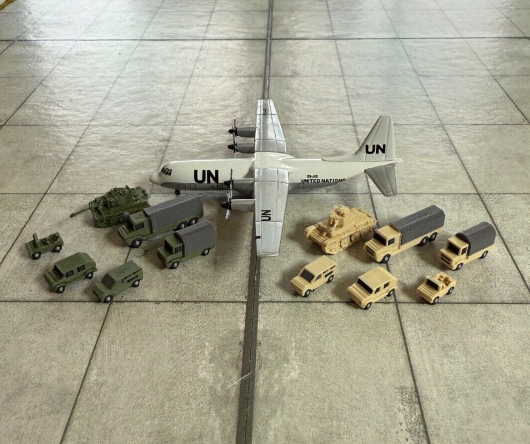 für Herpa Wings 1:500 /  1:400 12x Military vehicles Militär SWAT GSE / Airport