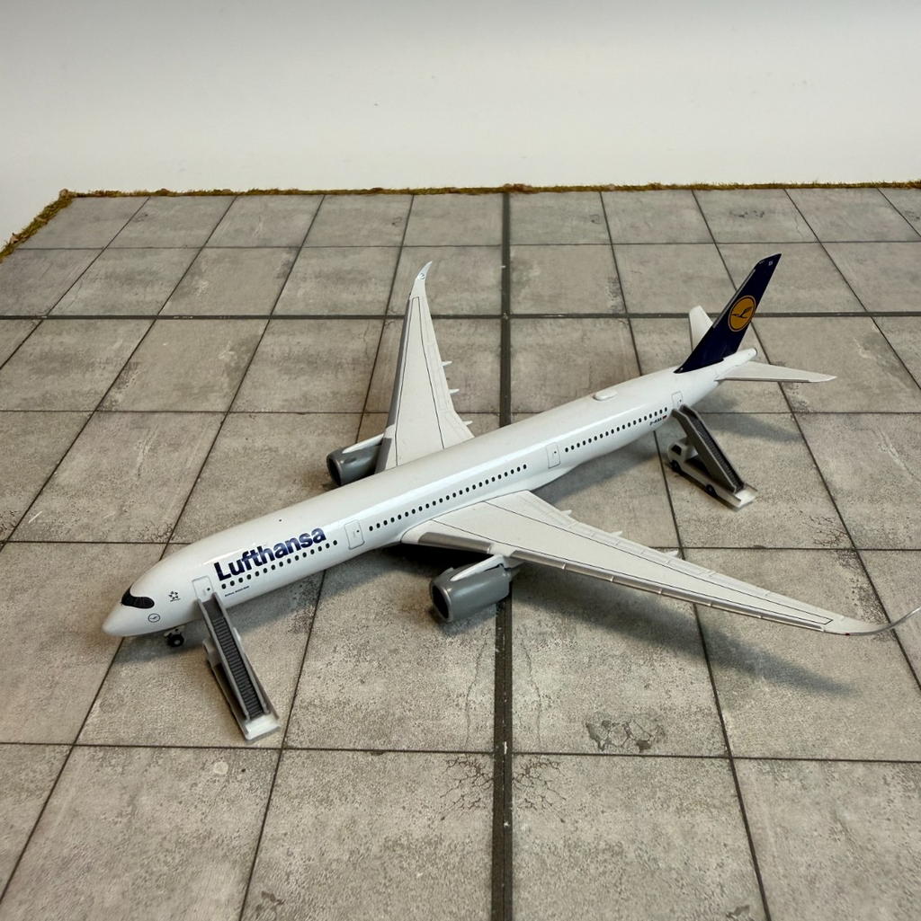 für Herpa Wings 1:500 / 1:400 10x Fluggasttreppen Stairs Set GSE / Airport