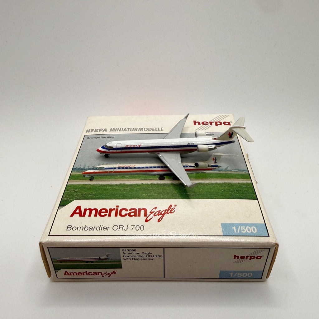 Herpa Wings 1:500 American Eagle CRJ-700