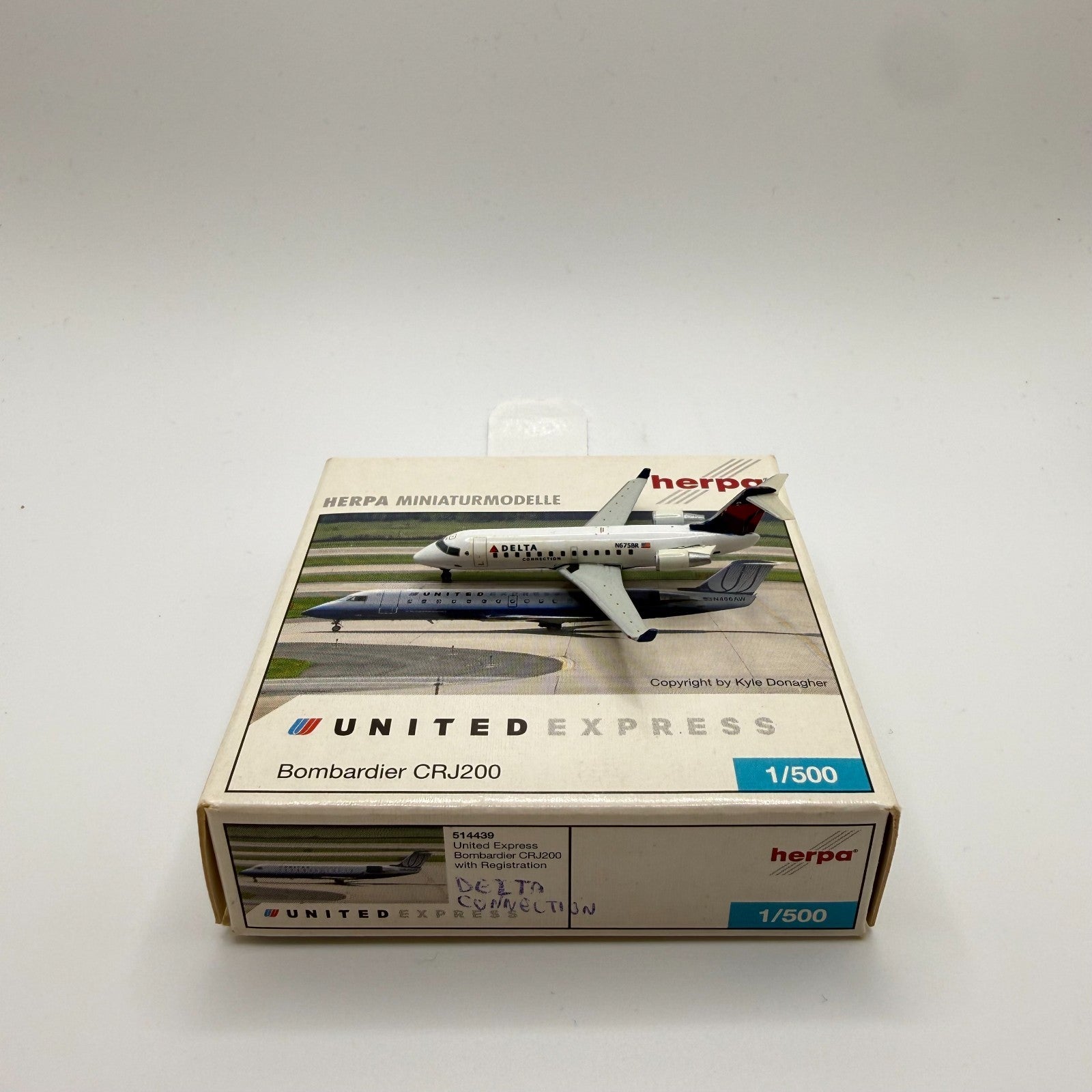 Herpa Wings 1:500 Delta Connection CRJ-200