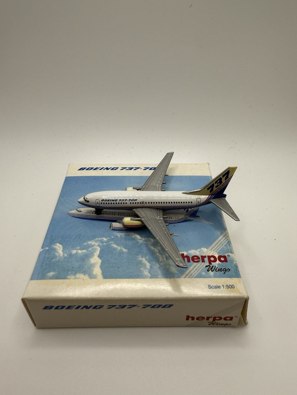 Herpa Wings 1:500 Boeing 737-700