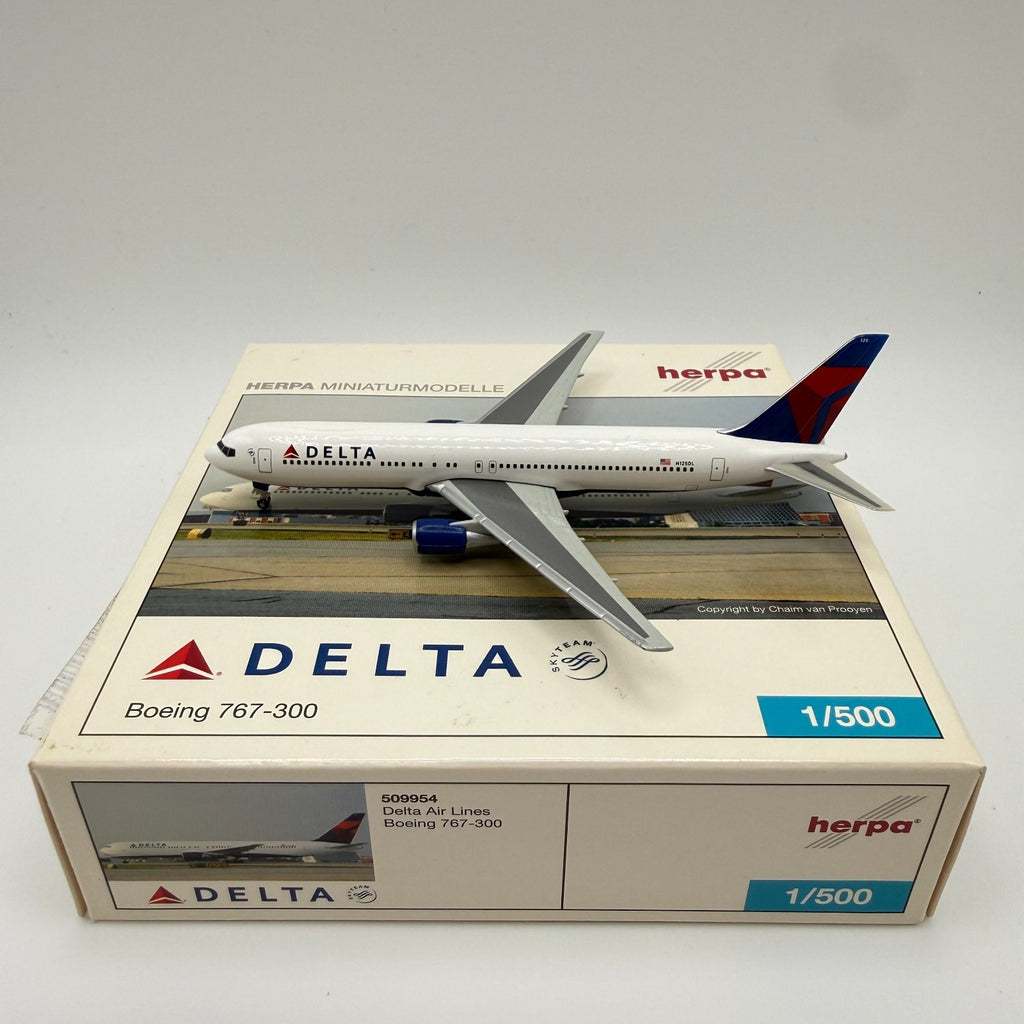 Herpa Wings 1:500 Delta Airlines 767-300