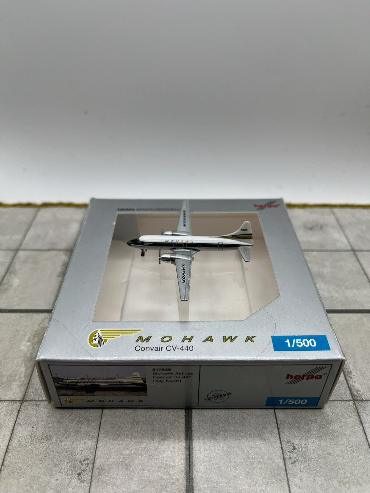 Herpa Wings 1:500 Mohawk Convair CV-440