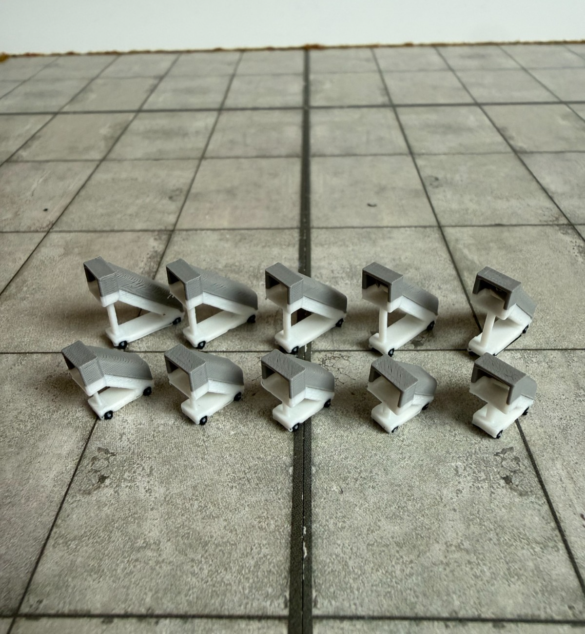 für Herpa Wings 1:500 / 1:400 10x Fluggasttreppen Dach Stairs GSE / Airport