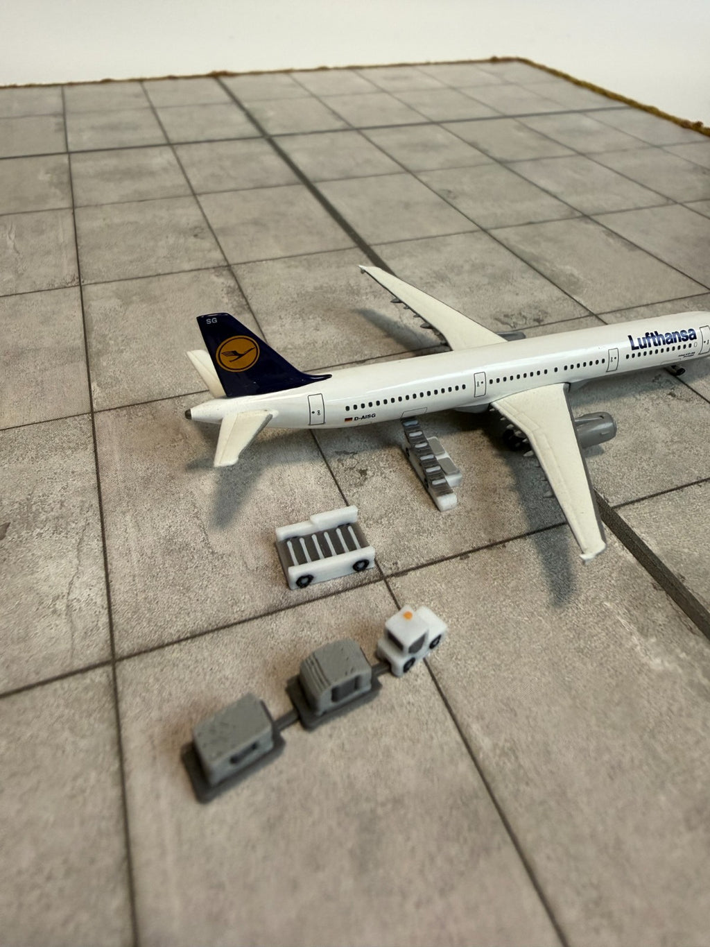 für Herpa Wings 1:500 / 1:400 Cargo Vehicles Set GSE / Airport Accessoires