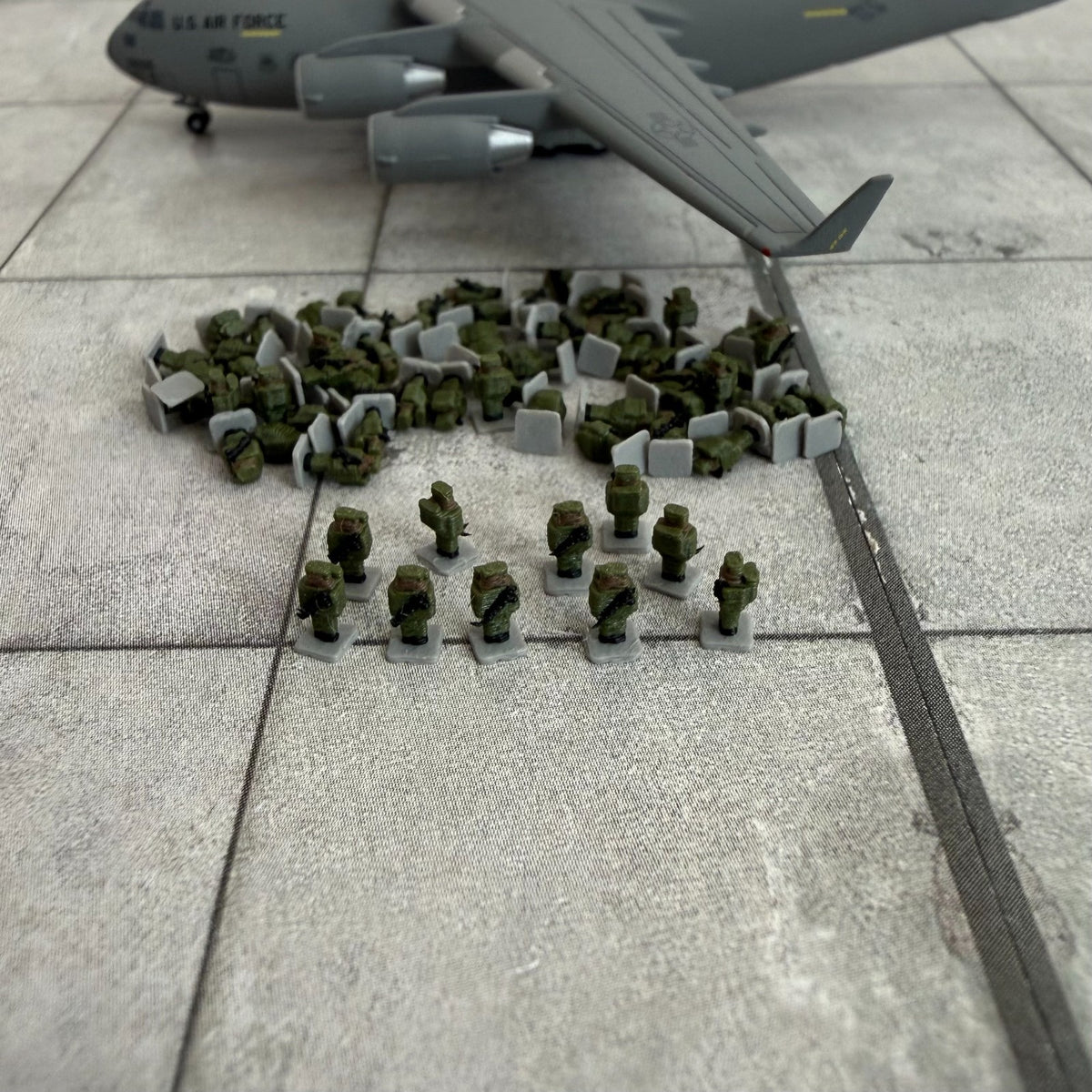 für Herpa Wings 1:500 / 1:400 60x Soldaten Soldiers Military SWAT