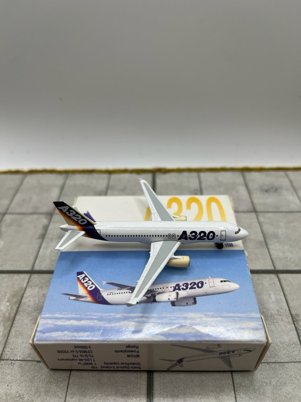 Herpa Wings 1:500 Airbus A320 Home Livery