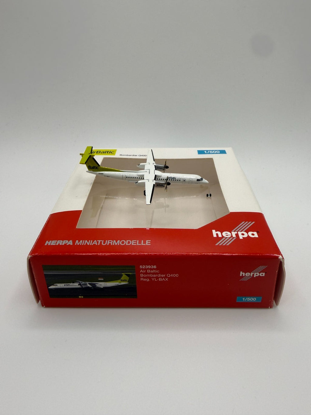 Herpa Wings 1:500 Air Baltic Dash 8 Q400