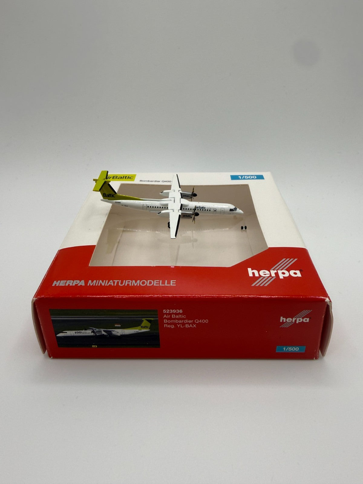 Herpa Wings 1:500 Air Baltic Dash 8 Q400