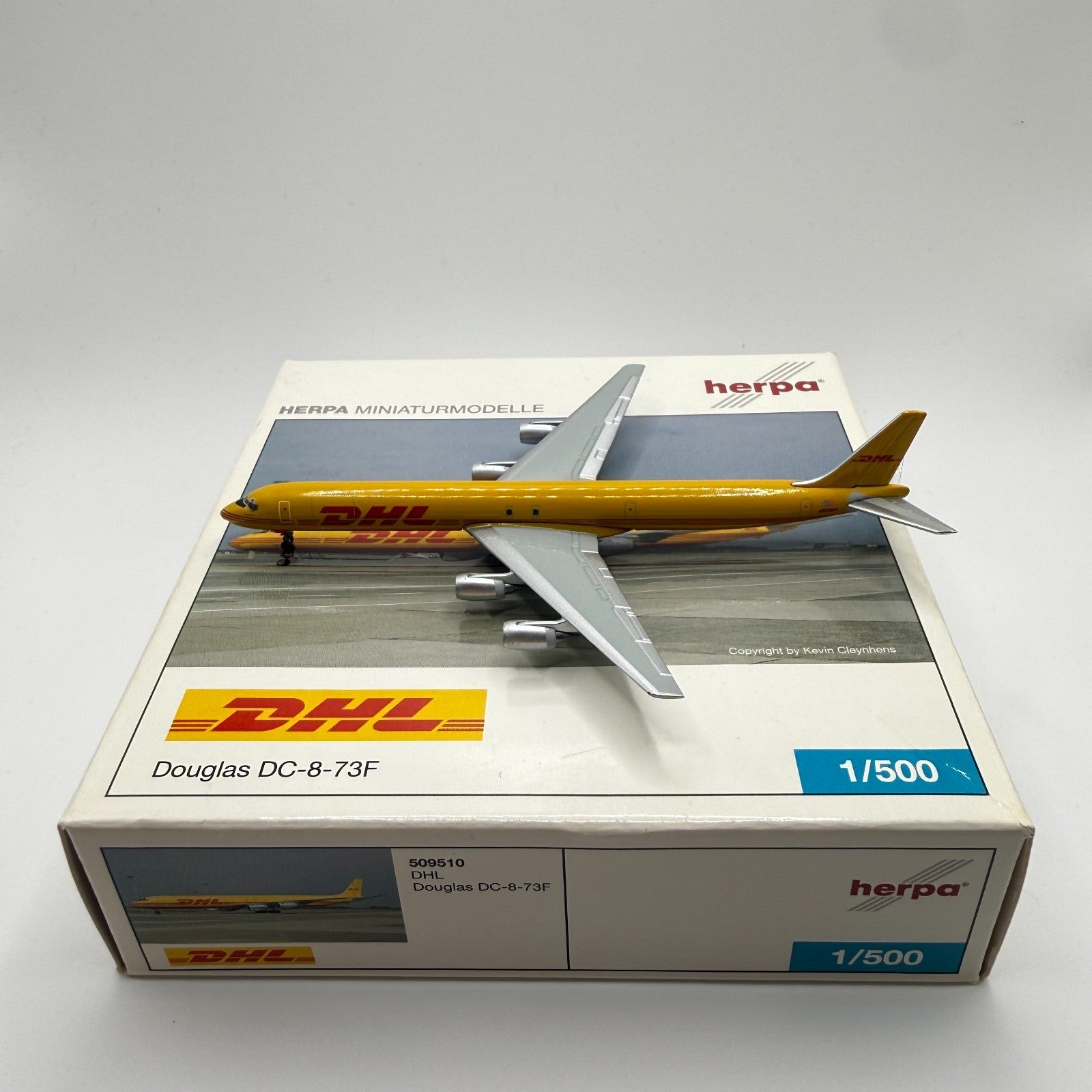 Herpa Wings 1:500 DHL DC-8-73F