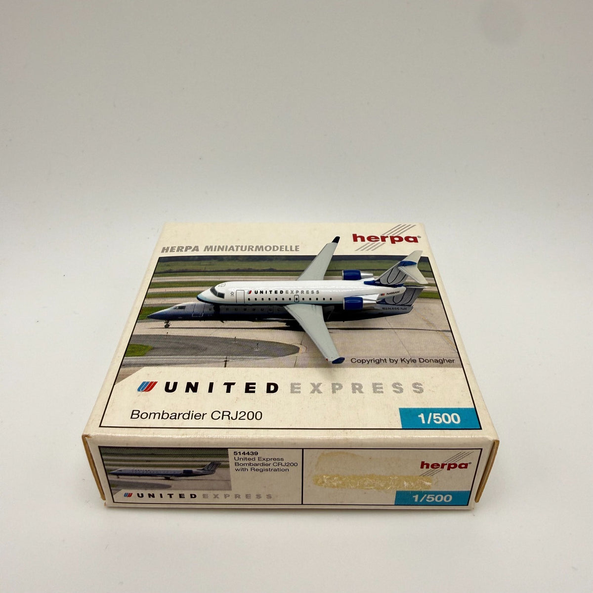 Herpa Wings 1:500 United Airlines Express CRJ-200