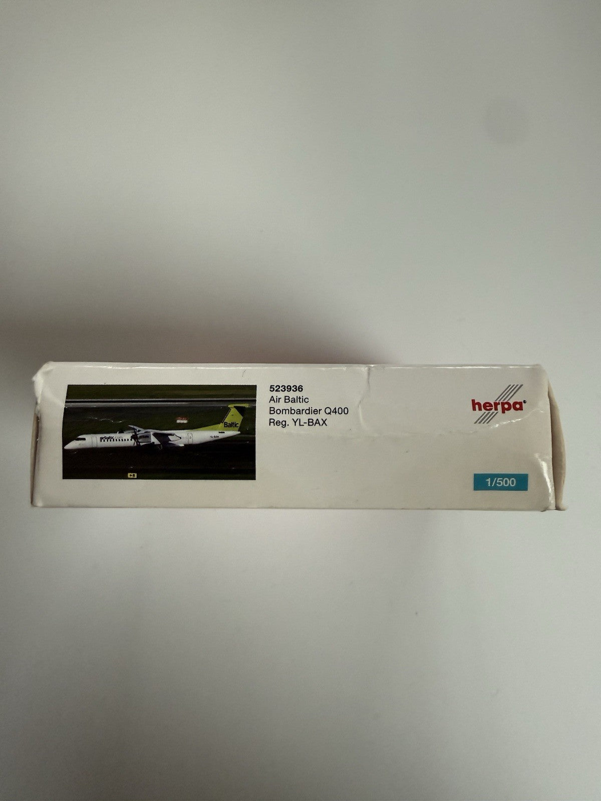 Herpa Wings 1:500 Air Baltic Dash 8 Q400