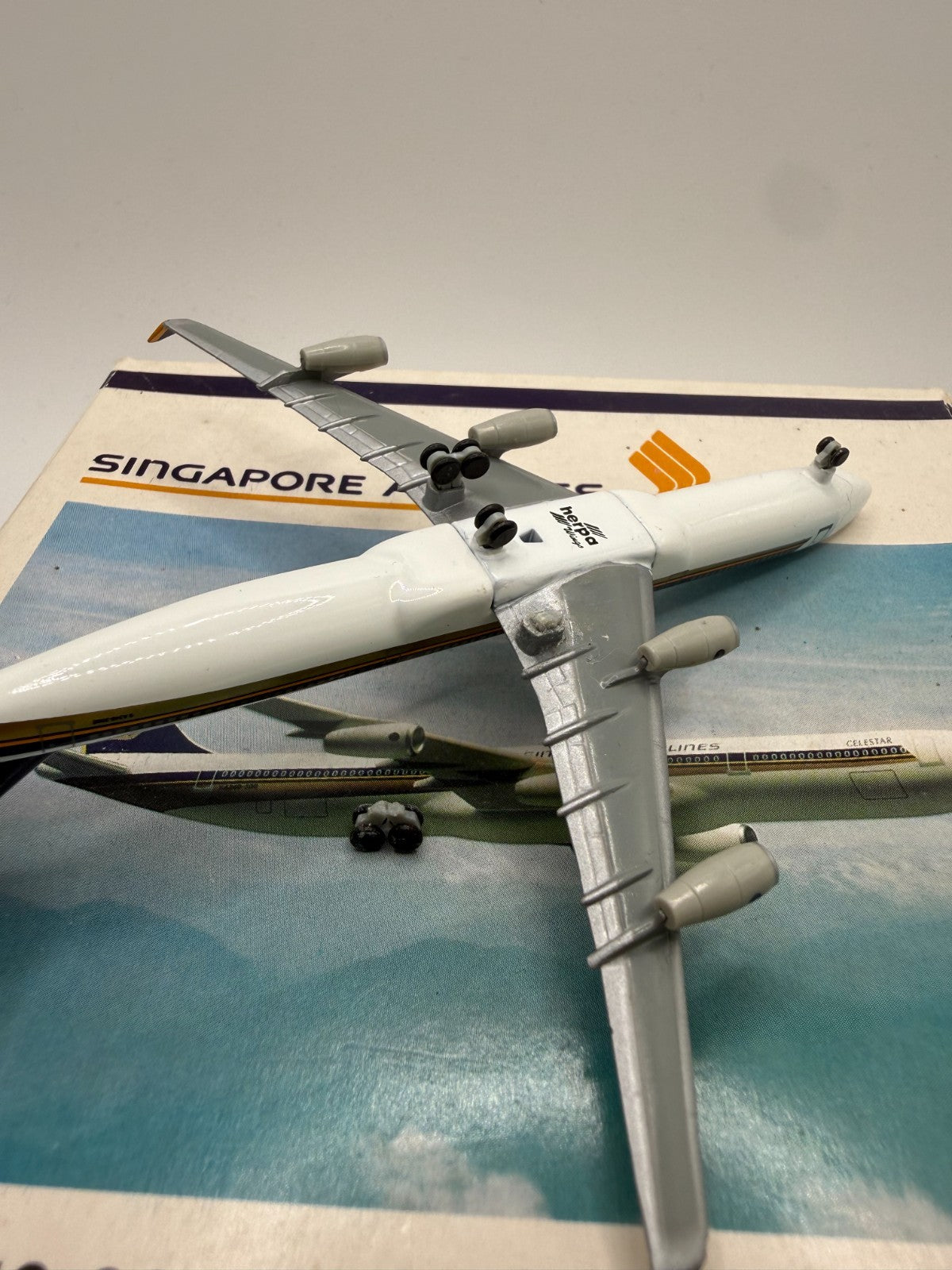 Herpa Wings 1:500 Singapore Airlines A340-300E