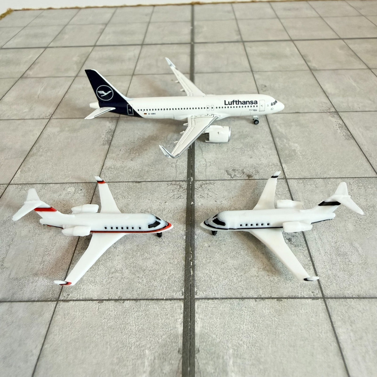 für Herpa 1:500 / 1:400  2x Bombardier Challenger 600 Private Jet Business PJ