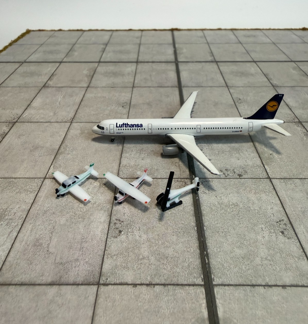 für Herpa 1:500 8x General Aviation Airplanes Cessna Piper  Helicopter GSE