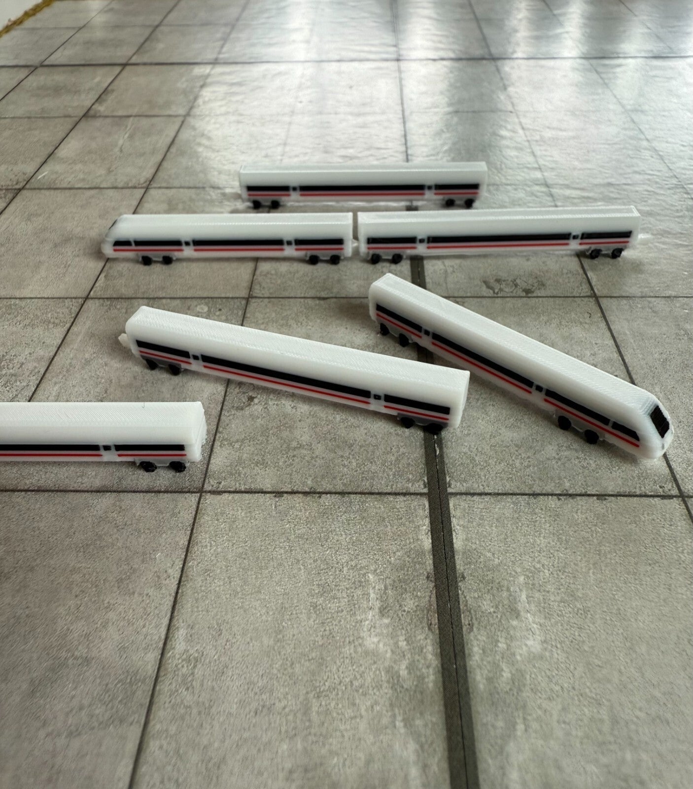 für Herpa Wings 1:500 6x Zug Train GSE / Airport Accessoires