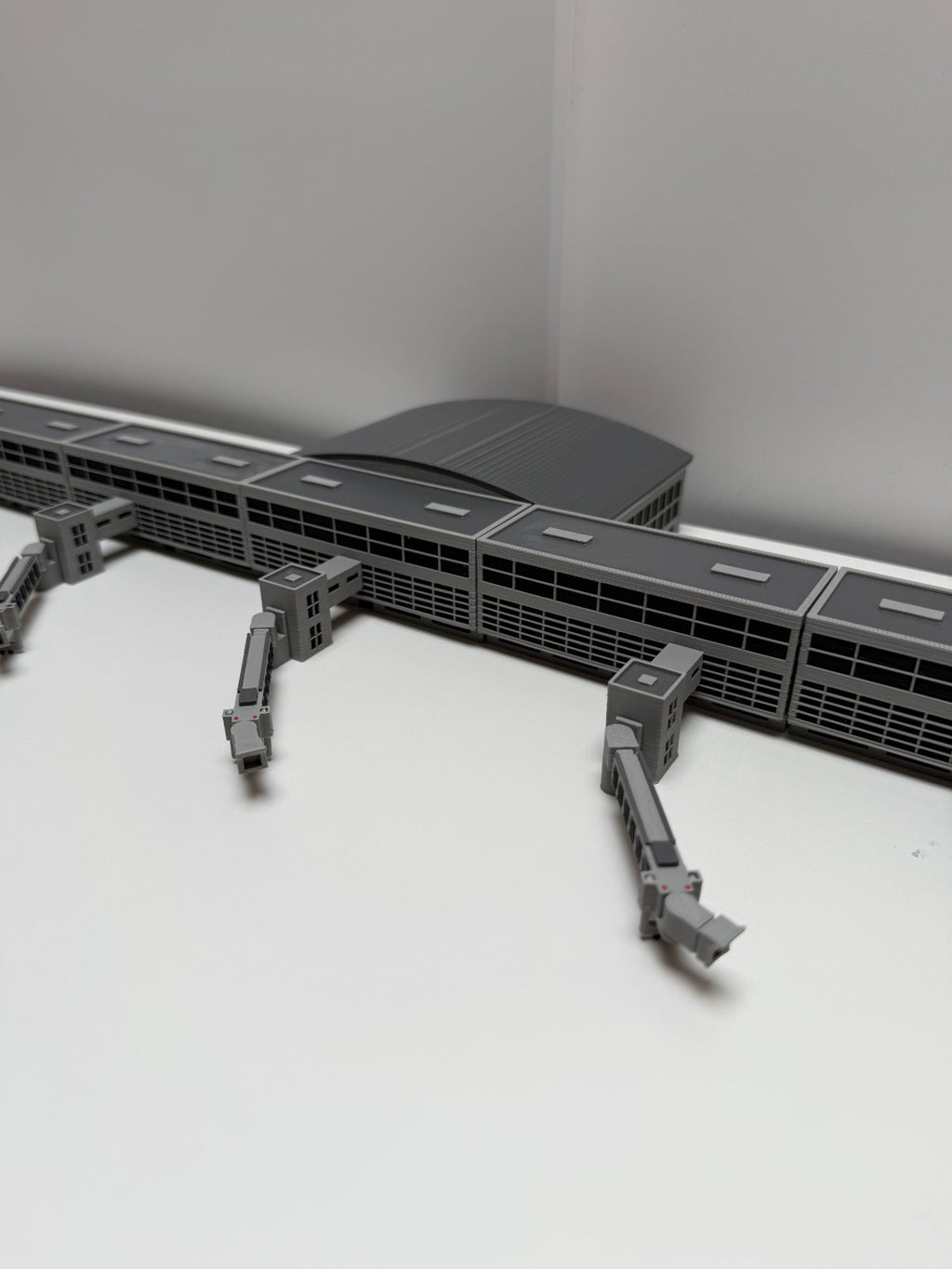 für Herpa Wings 1:500 Terminal Flughafen Airport with Jet bridges Set