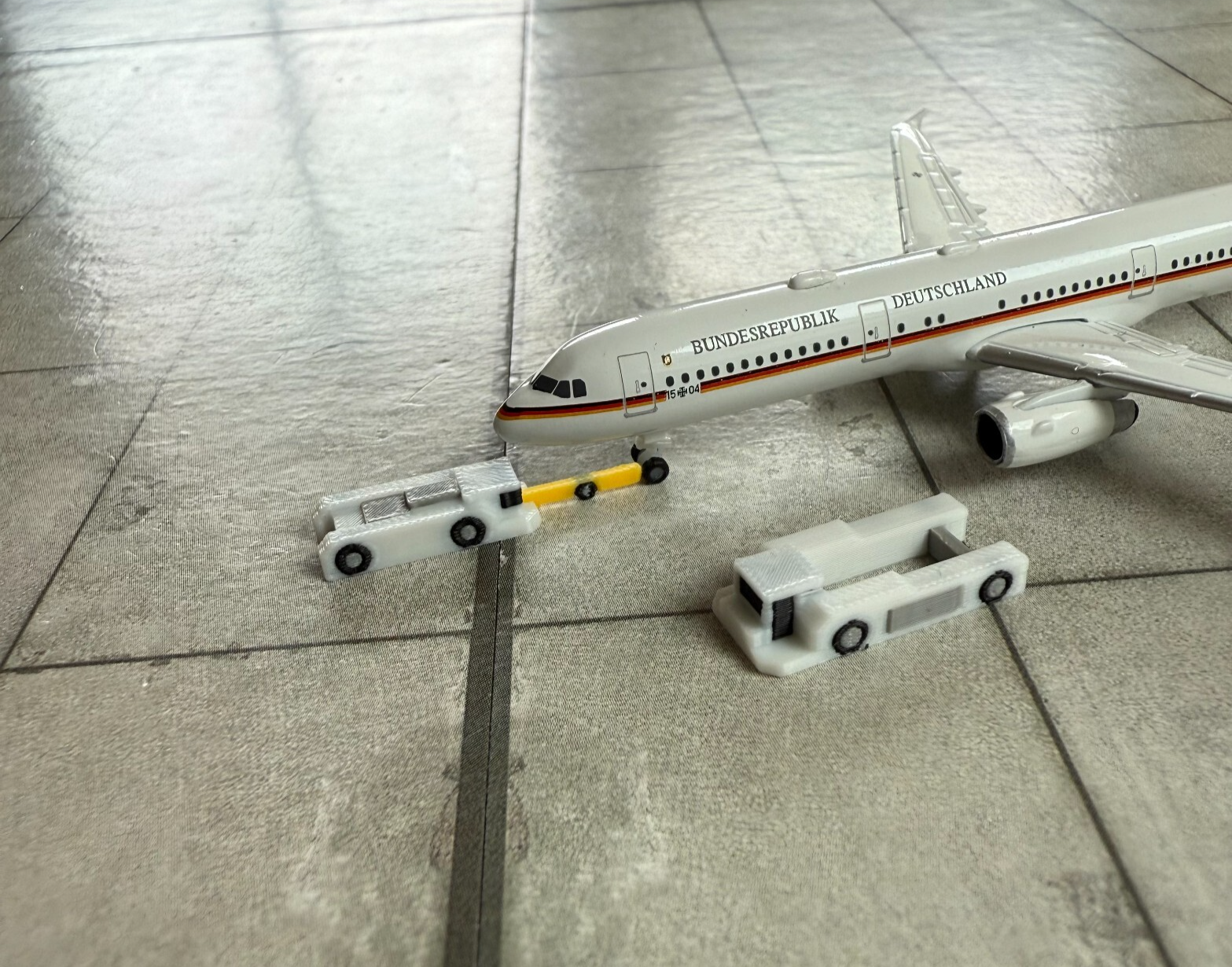 für Herpa Wings 1:500 / 1:400 10x Push back car Schlepper GSE / Airport