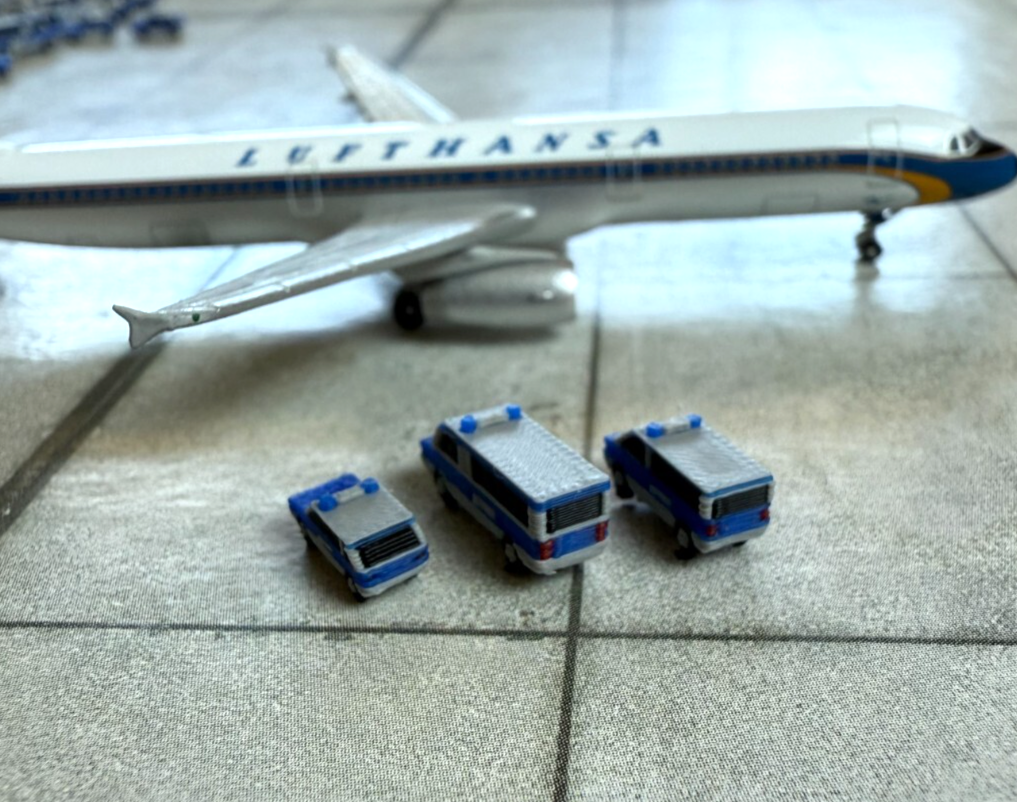 für Herpa Wings 1:500 /  1:400 10x Polizei Autos Police Cars GSE  / Airport