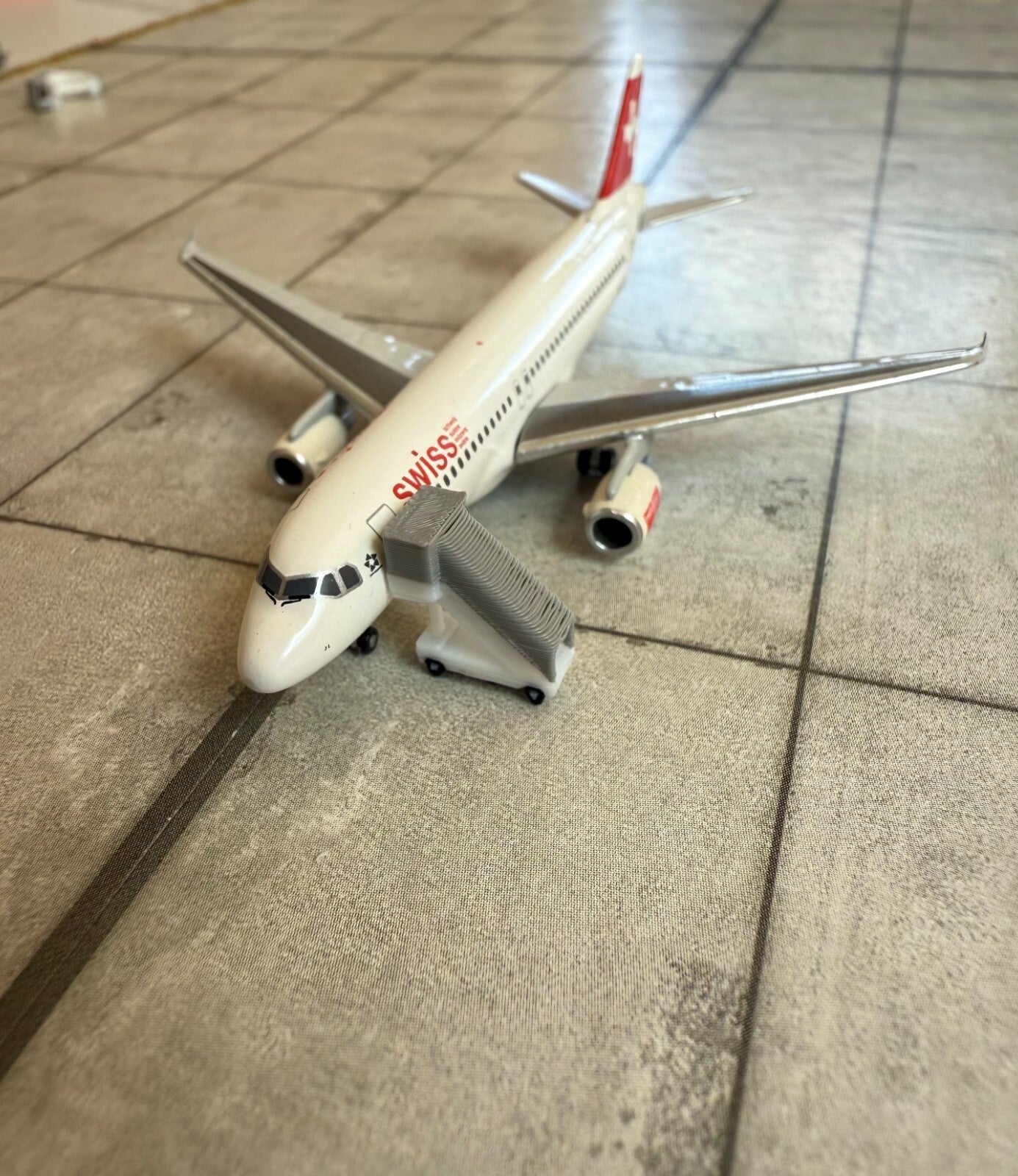 für Herpa Wings 1:500 / 1:400 10x Fluggasttreppen Dach Stairs GSE / Airport