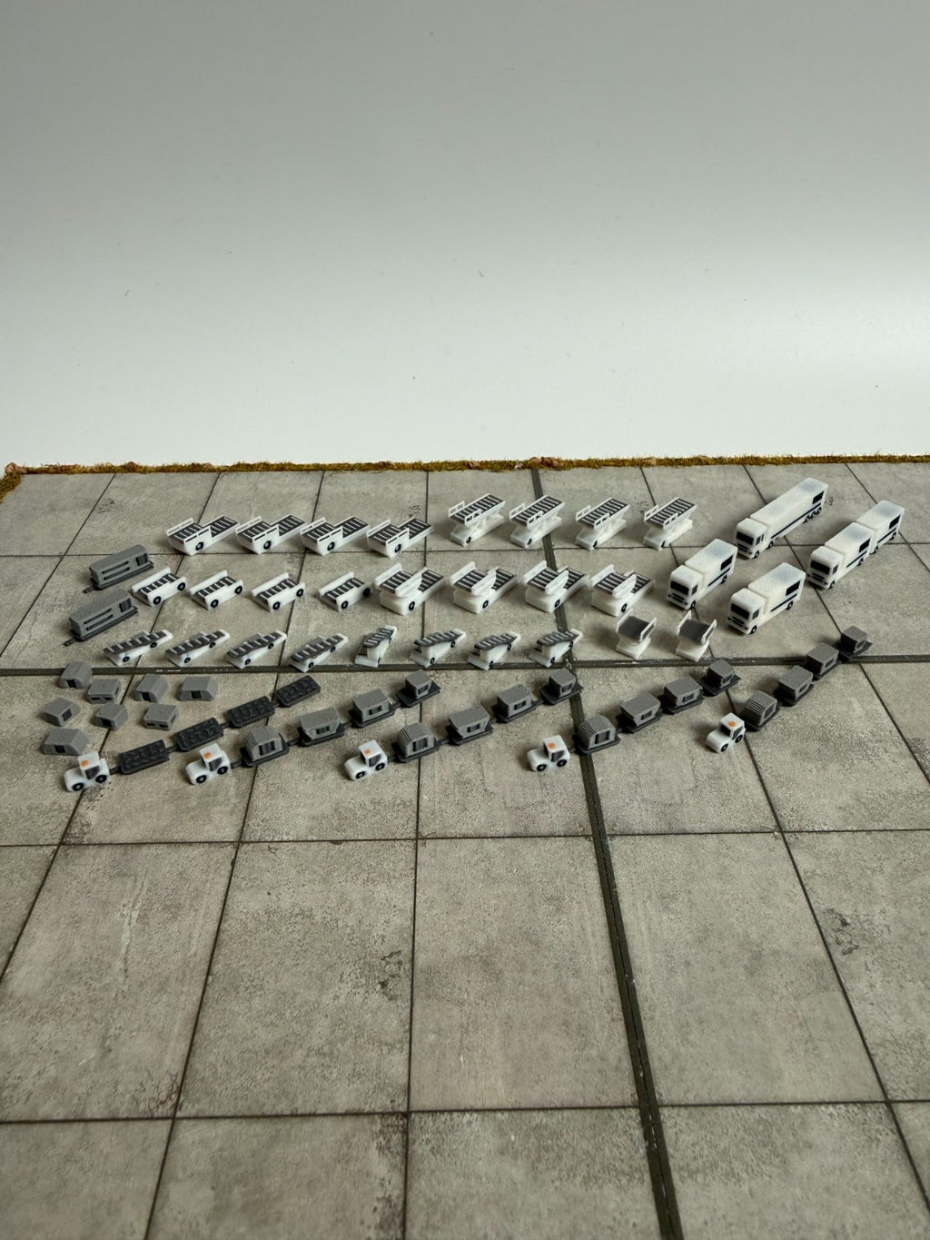 für Herpa Wings 1:500 / 1:400 Cargo Vehicles Set GSE / Airport Accessoires