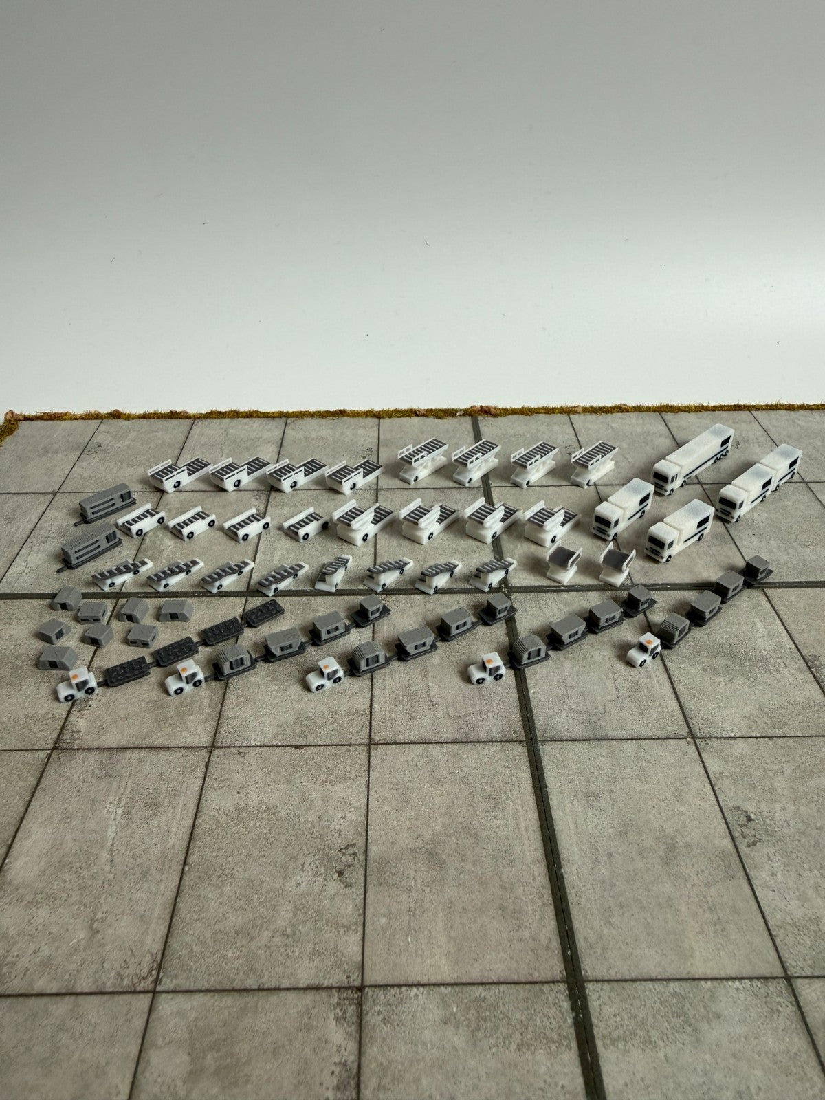 für Herpa Wings 1:500 / 1:400 Cargo Vehicles Set GSE / Airport Accessoires