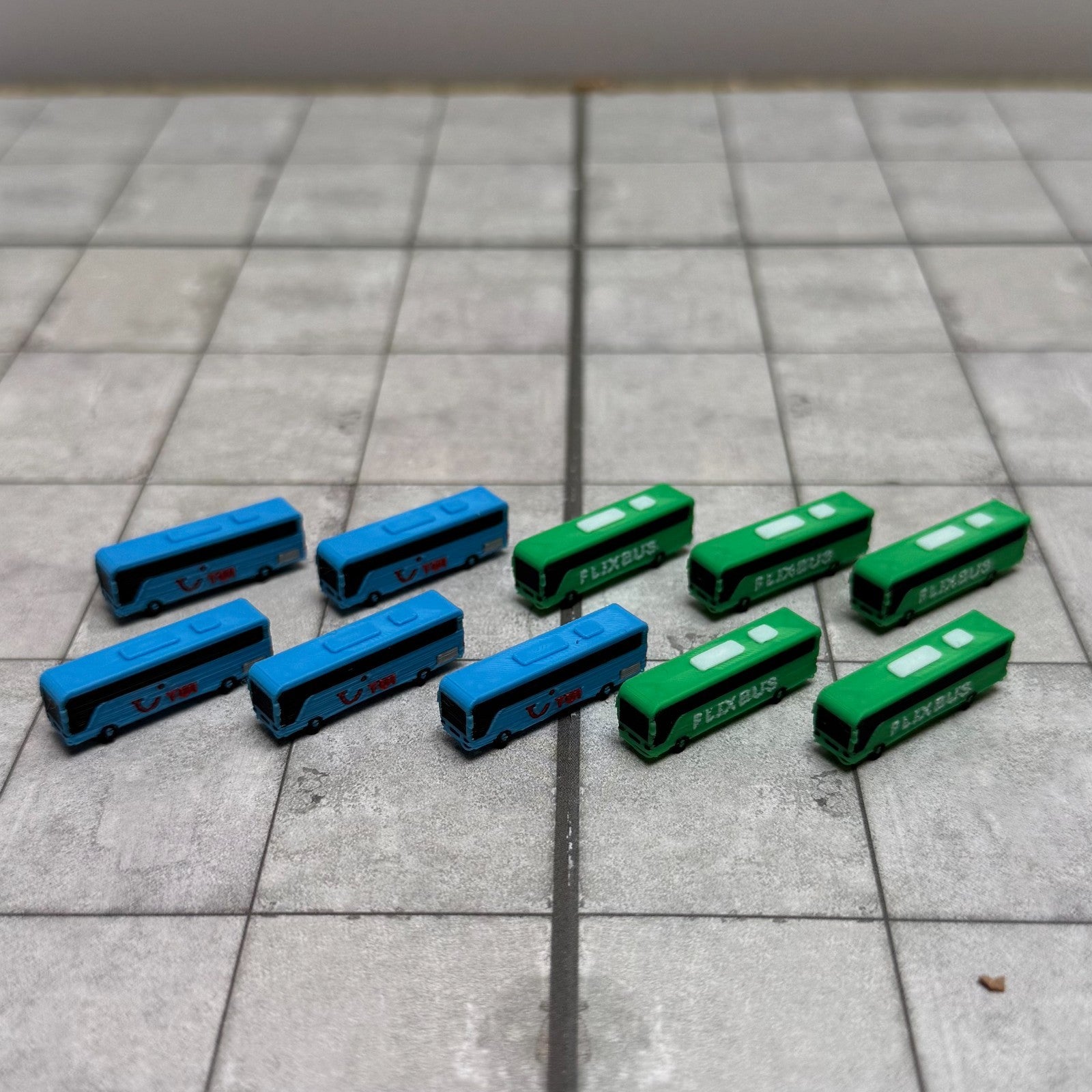 für Herpa Wings 1:500 / 1:400  10x Reisebus Coaches Holiday  GSE