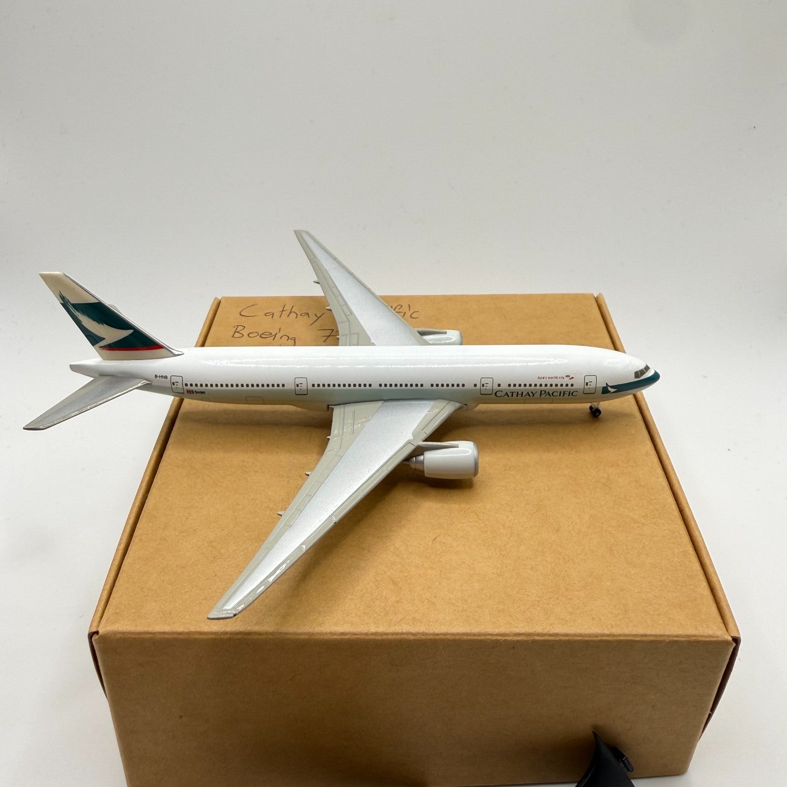 Herpa Wings 1:500 Cathay Pacific 777-200