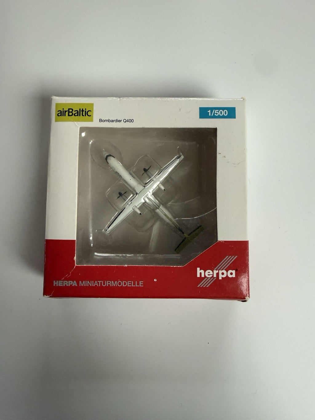 Herpa Wings 1:500 Air Baltic Dash 8 Q400
