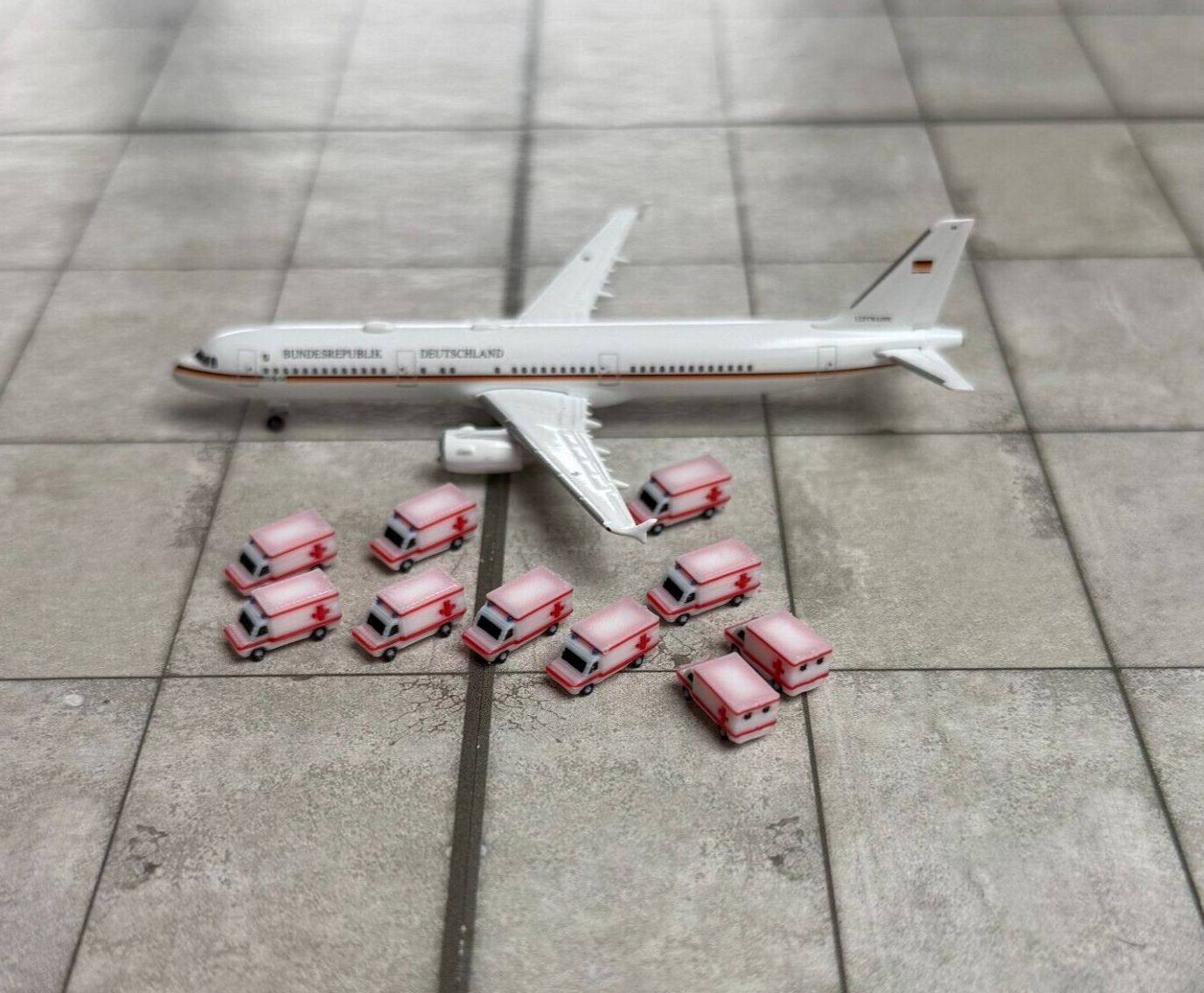 für Herpa Wings 1:500 / 1:400 10x Krankenwagen RTW Ambulance GSE  / Airport