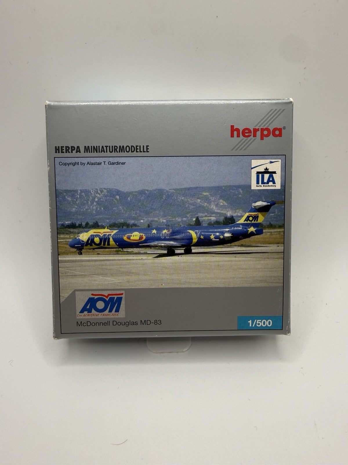Herpa Wings 1:500 AOM MD-83