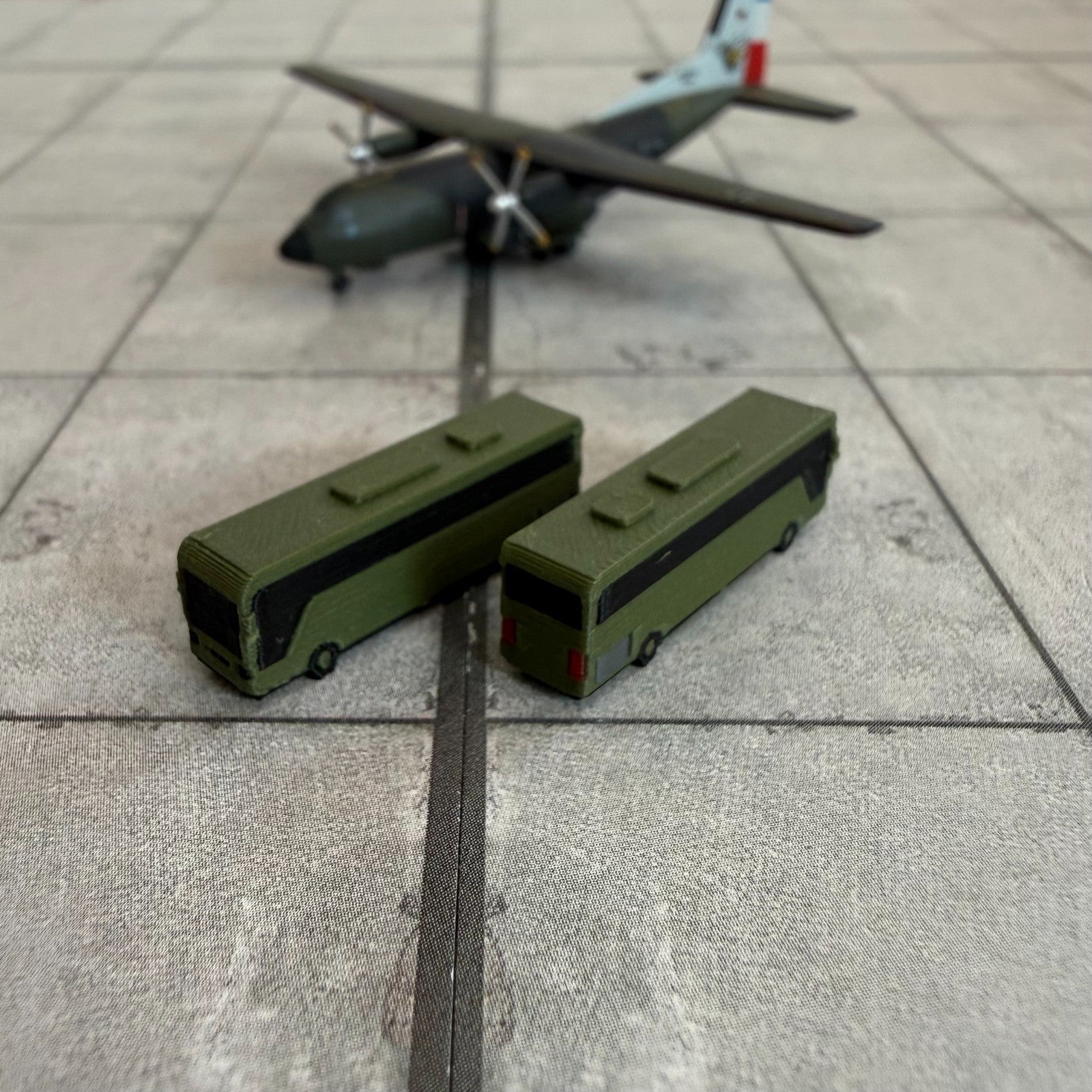 für Herpa Wings 1:500 / 1:400 10x Militär Bus Military Crew Bus GSE
